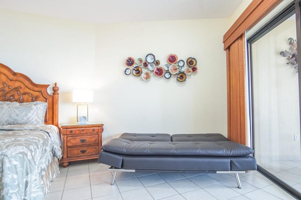 Bed, Seating area, Bedroom