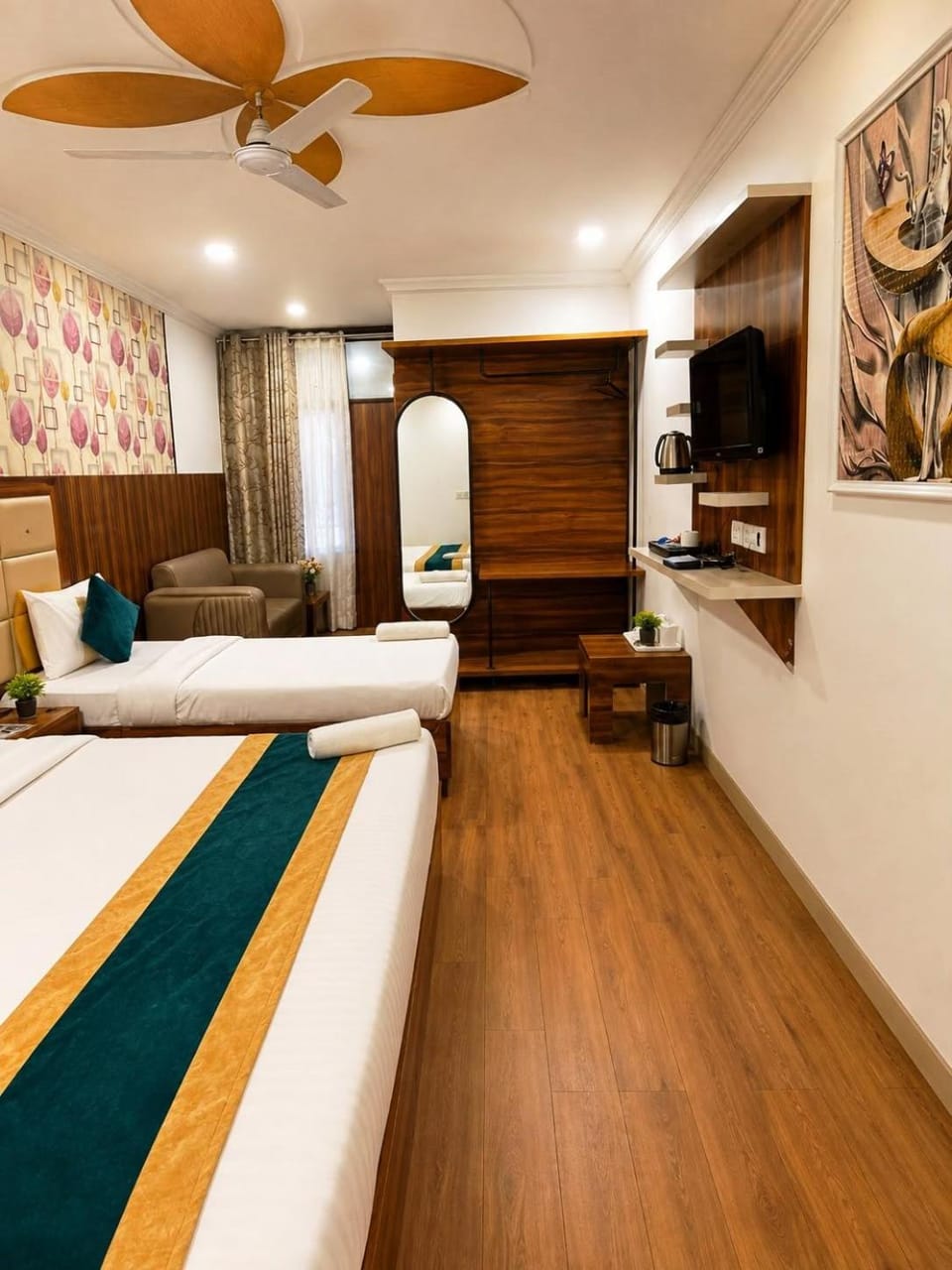 Bed, TV and multimedia, Living room, Photo of the whole room, Seating area, Bedroom, wardrobe, air conditioner