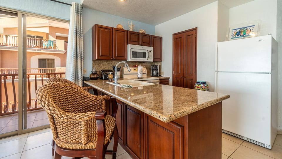 Kitchen or kitchenette, Dining area, dishwasher, oven, stove, kitchen