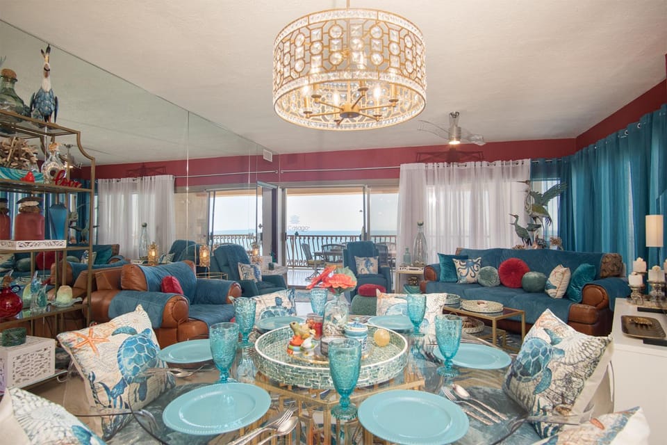 Living room, Seating area, Dining area
