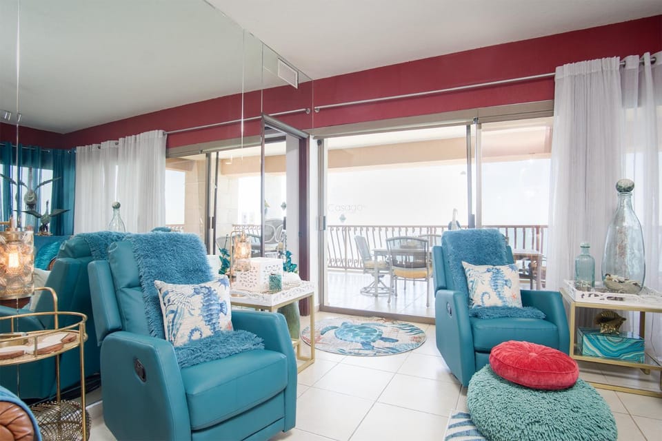 Living room, Seating area
