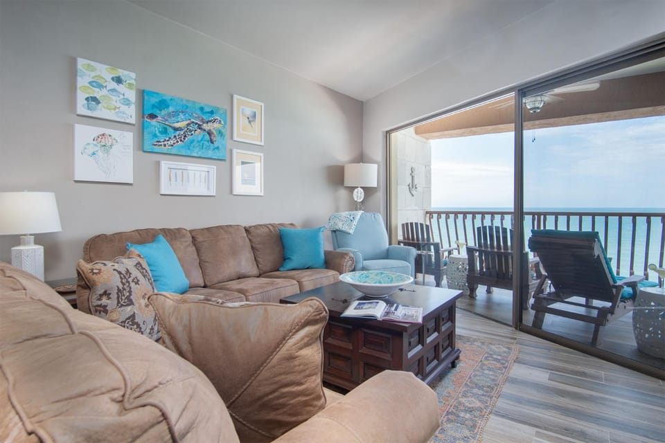 Balcony/Terrace, Living room, Seating area, Sea view