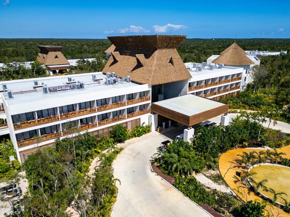 Property building, Facade/entrance, Spring, Day, Natural landscape, Bird's eye view