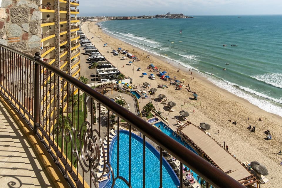 Property building, Day, Bird's eye view, Beach, Pool view, Swimming pool, Swimming pool