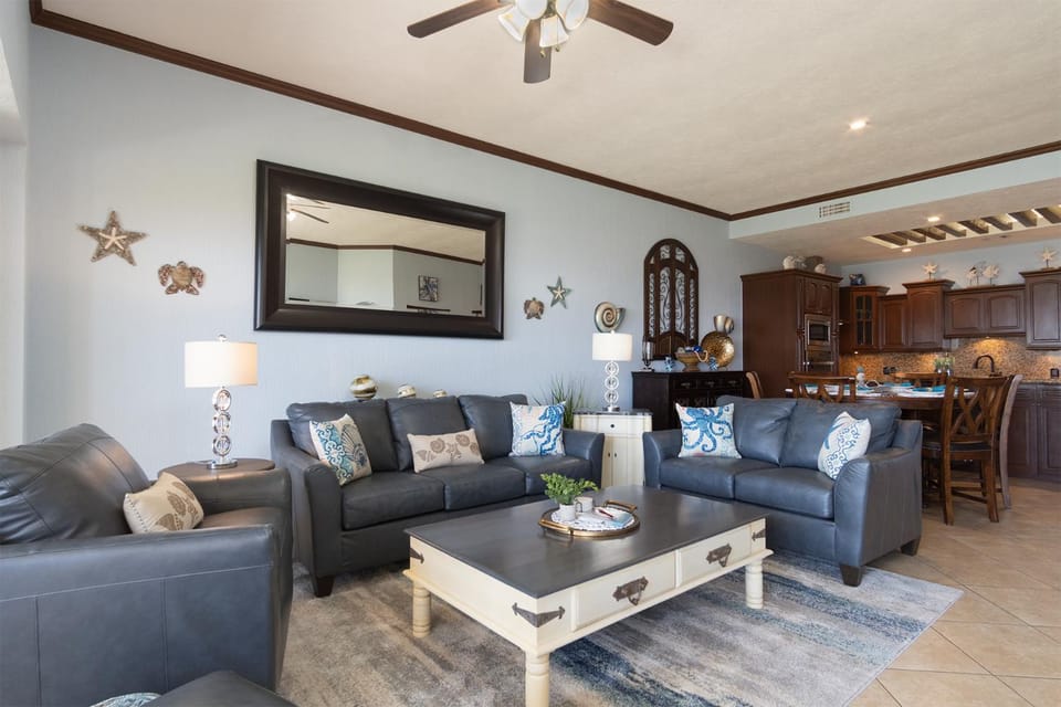 Living room, Seating area, Dining area