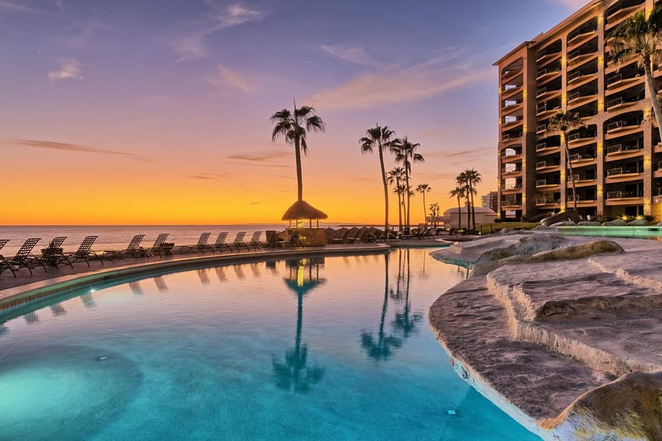 Property building, Sea view, Swimming pool, Sunset, sunbed