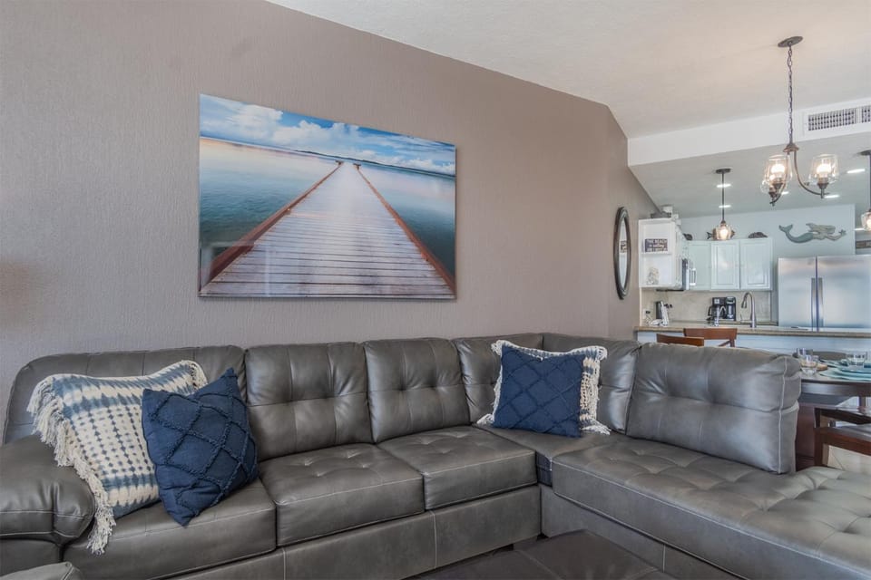 Kitchen or kitchenette, Living room, Seating area