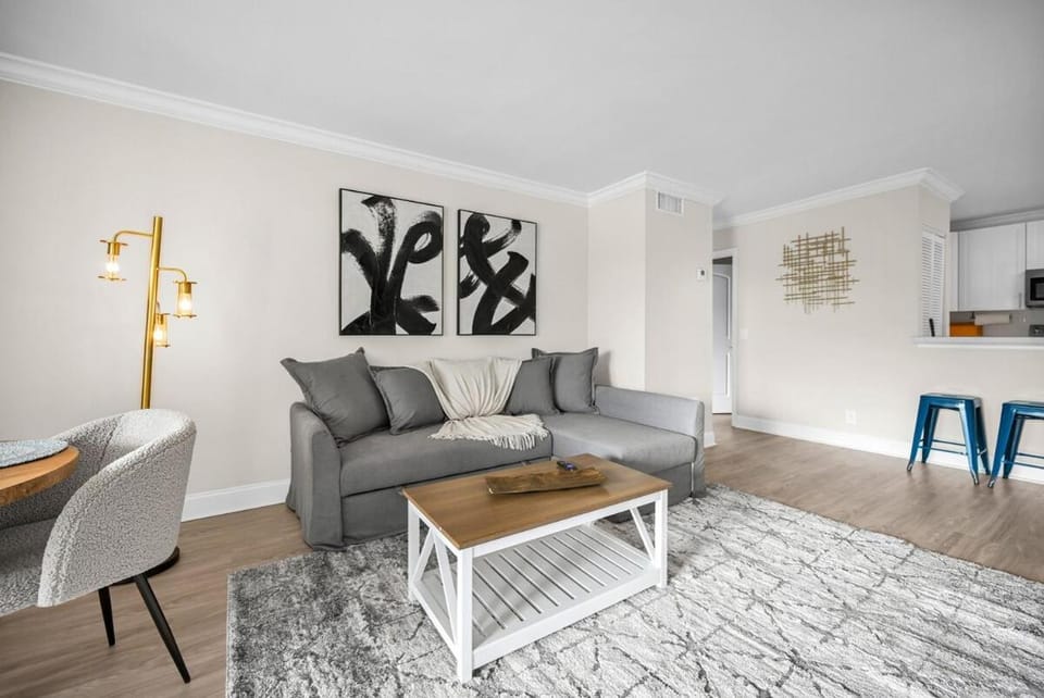 Cozy Boca Raton Getaway Pool BBQ & Serene Lake Apartment in Deerfield Beach