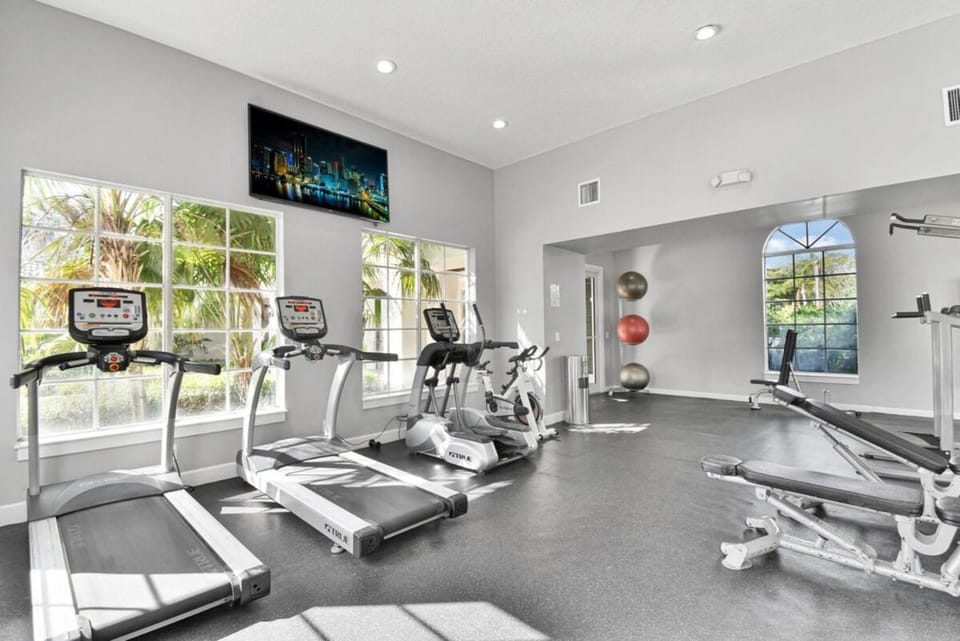 Relaxation & Luxury Pool GYM Parking WIFI Apartment in Deerfield Beach