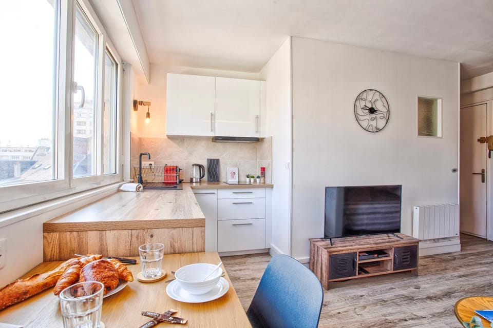 TV and multimedia, Coffee/tea facilities, Seating area, stove
