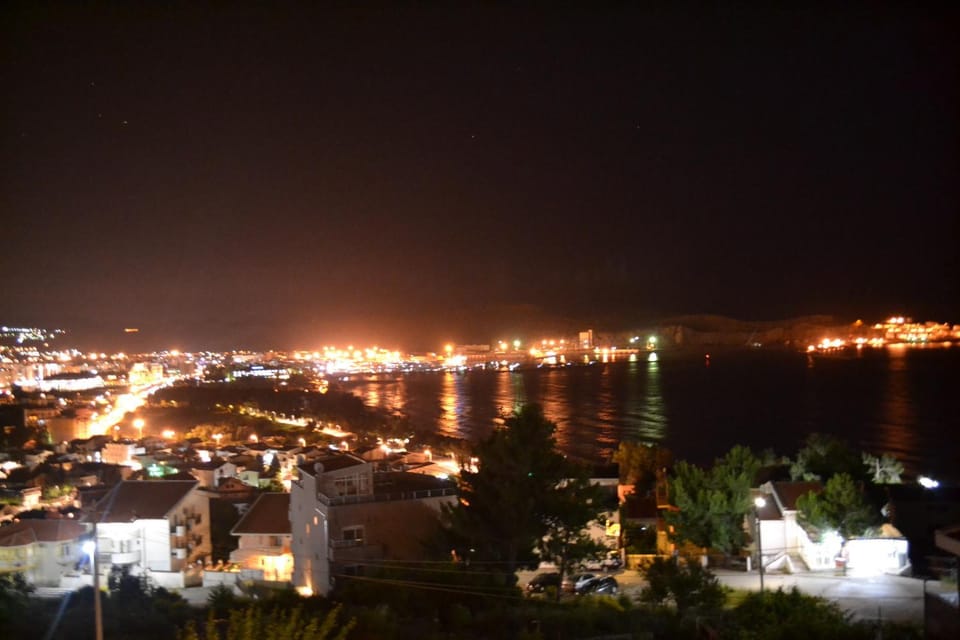 City view, Sea view