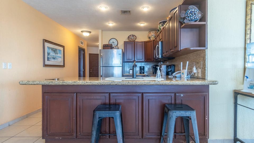 Coffee/tea facilities, Kitchen or kitchenette, dishwasher, oven, kitchen