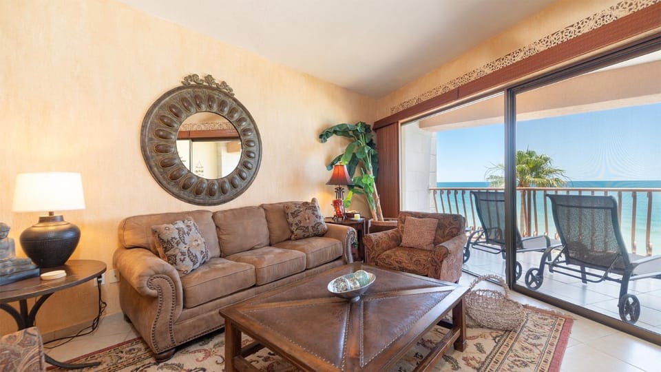 Day, Living room, Seating area