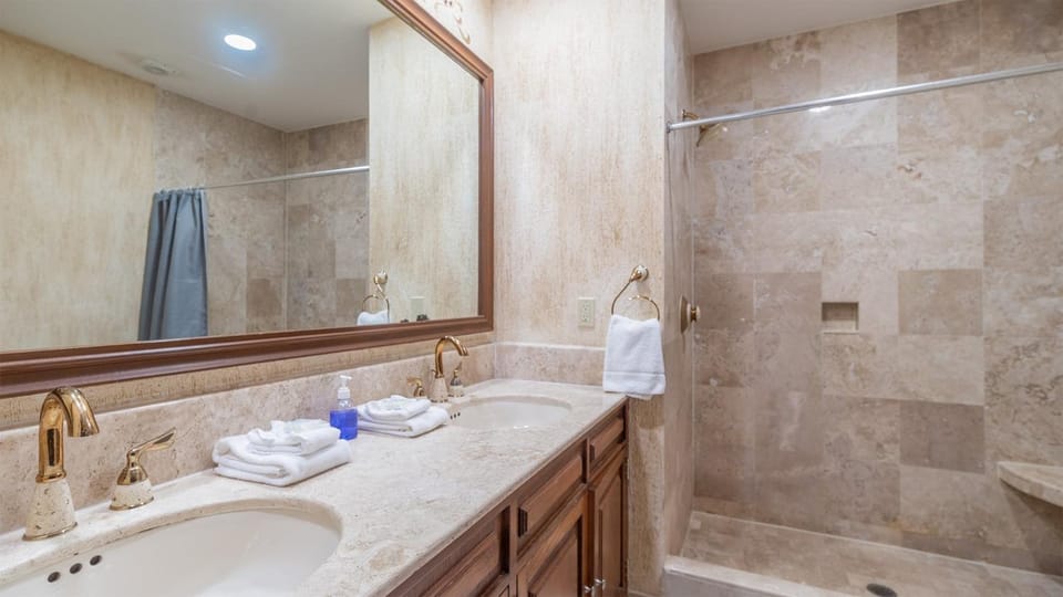 Shower, Bathroom, towels