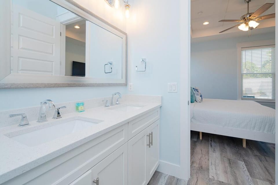 Brand New, Steps To Beach, Gulf Views, Heated Pool House in Panama City Beach