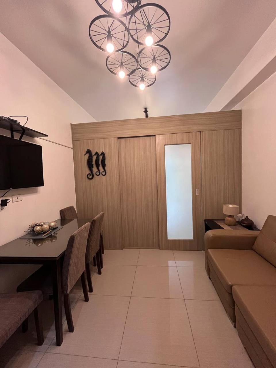 Biglaang Lakad by Metro Staycation Apartment hotel in Pasay