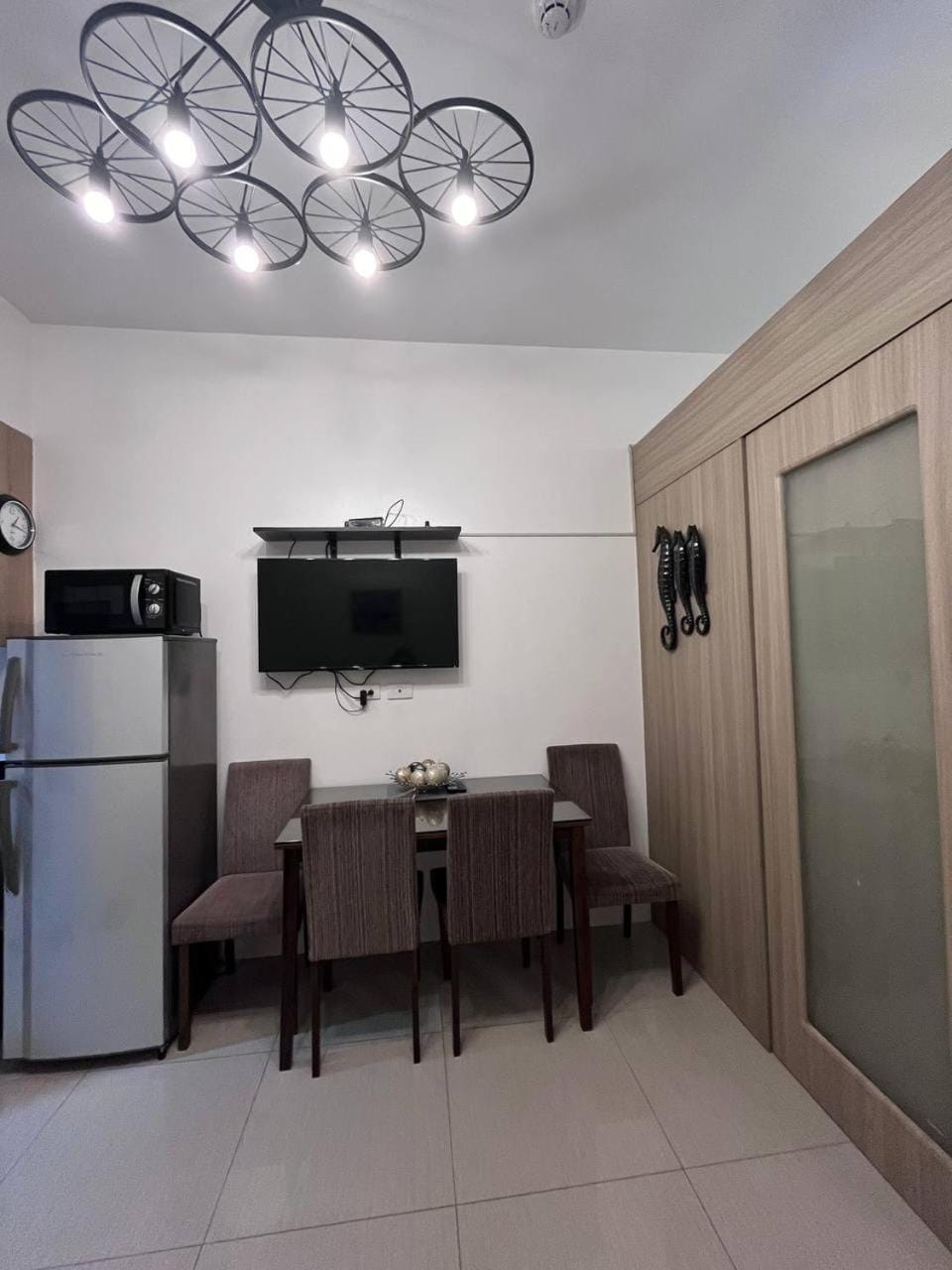 Biglaang Lakad by Metro Staycation Apartment hotel in Pasay