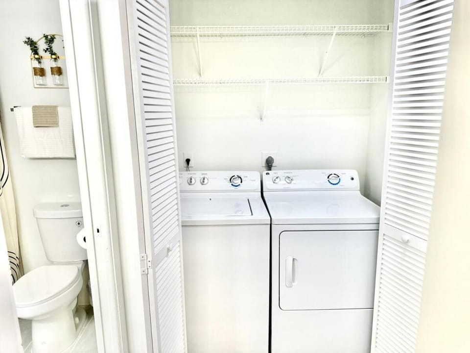 Apartment in Deerfield Beach Pool Gym WiFi Apartment in Deerfield Beach
