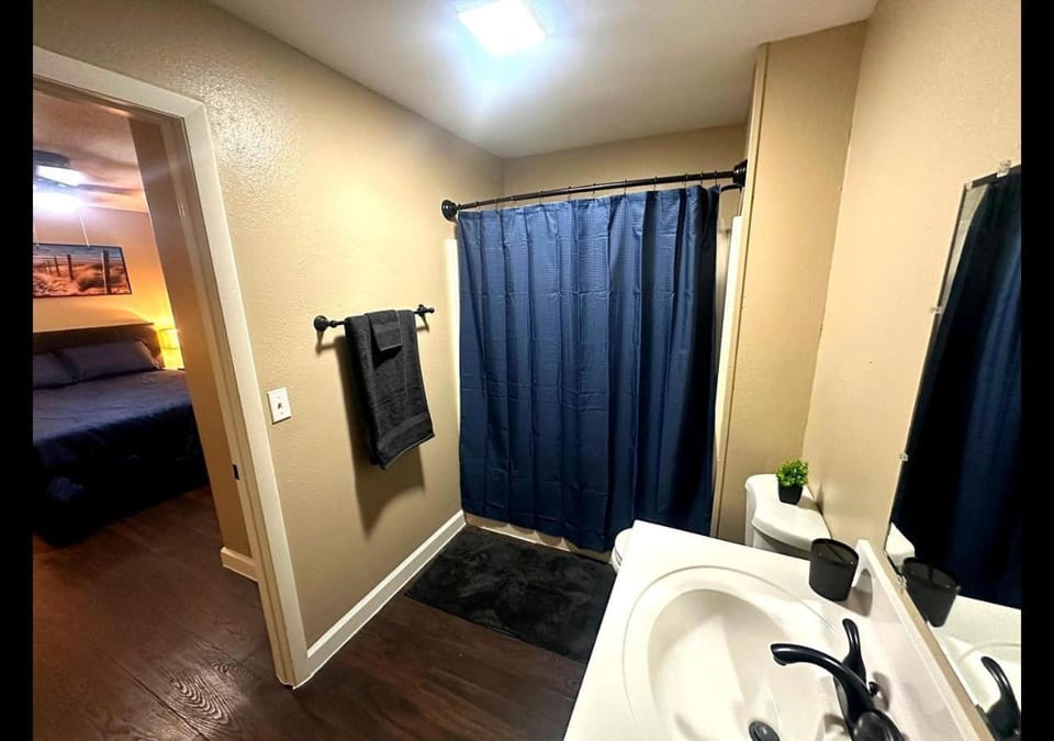 Bathroom, towels
