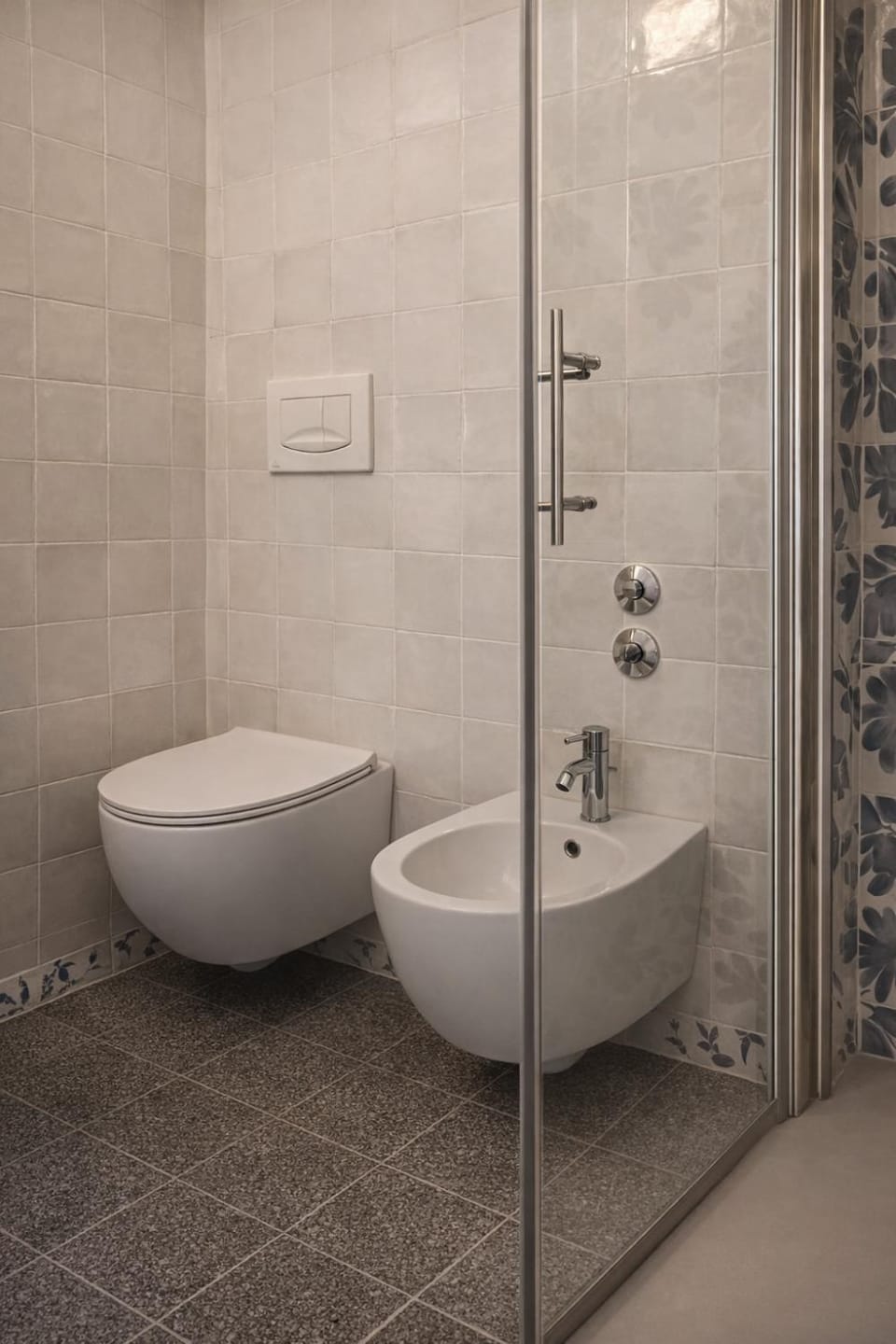 Shower, Toilet, Bathroom, bidet, towels