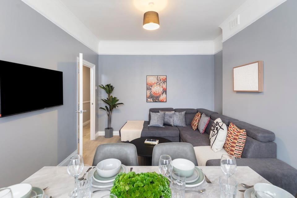 TV and multimedia, Living room, Seating area