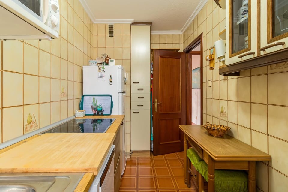 Kitchen or kitchenette, Living room