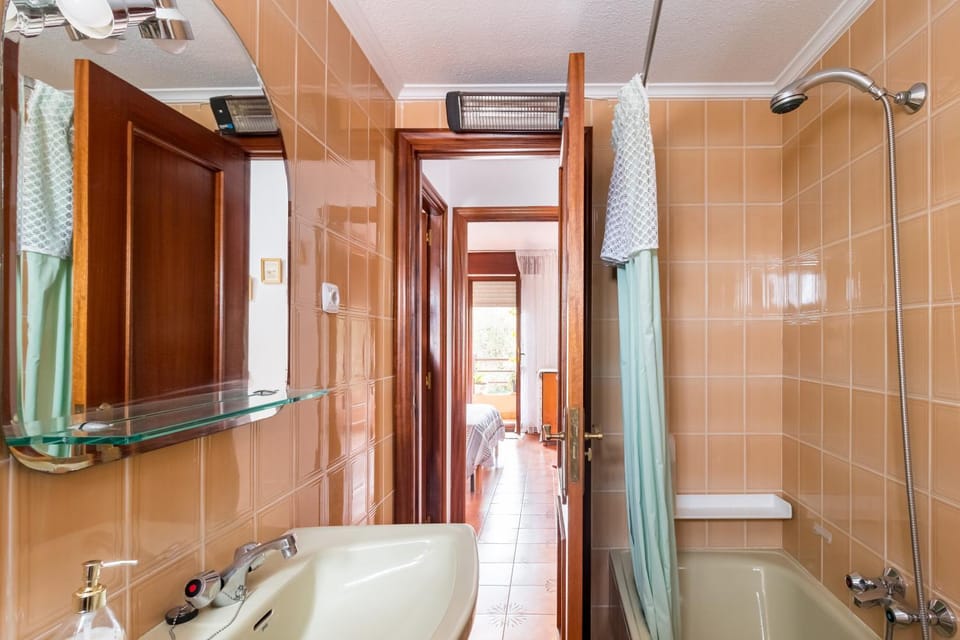 Bathroom, Living room
