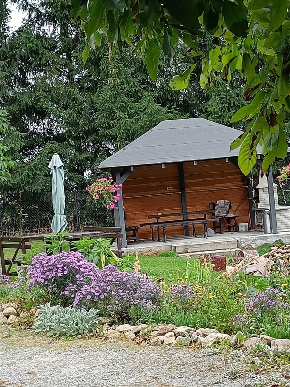 BBQ facilities, Garden