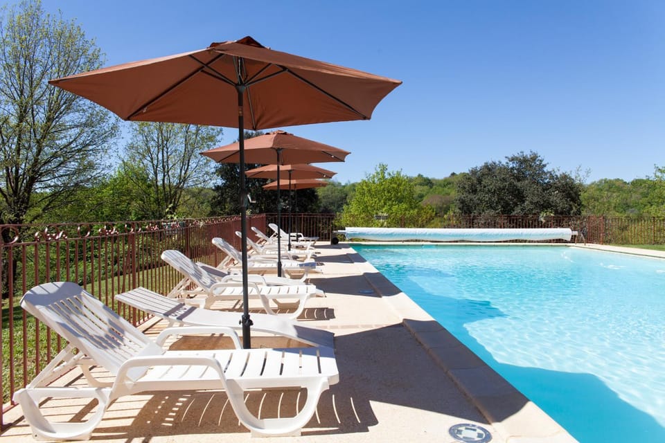 Pool view, Swimming pool, sunbed