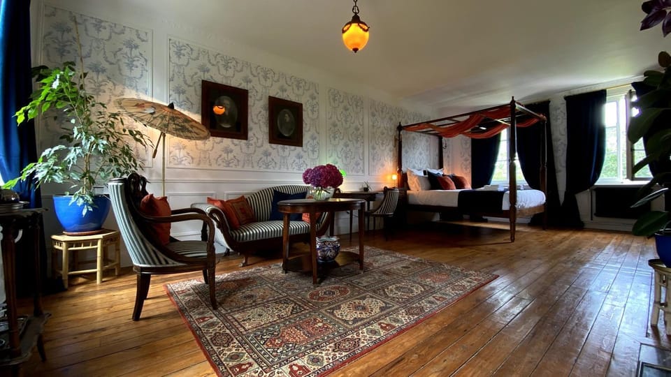 Living room, Bedroom