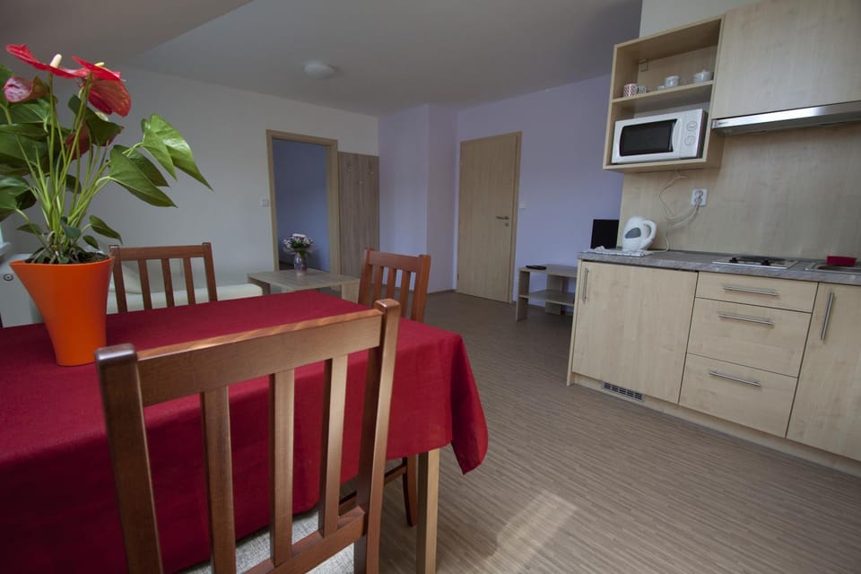 Kitchen or kitchenette, Living room, Seating area
