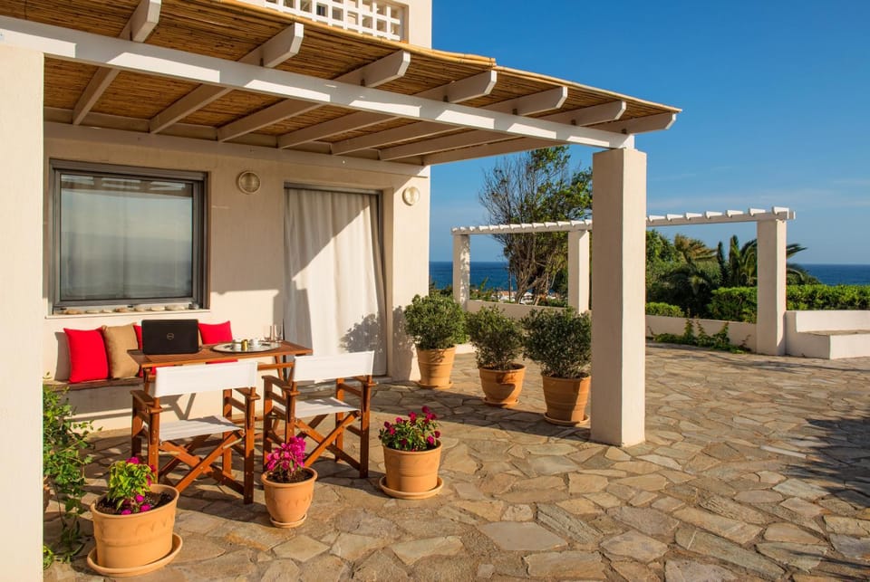 Property building, Patio, Natural landscape, Garden, View (from property/room), Balcony/Terrace, Seating area, Dining area, Garden view, Sea view