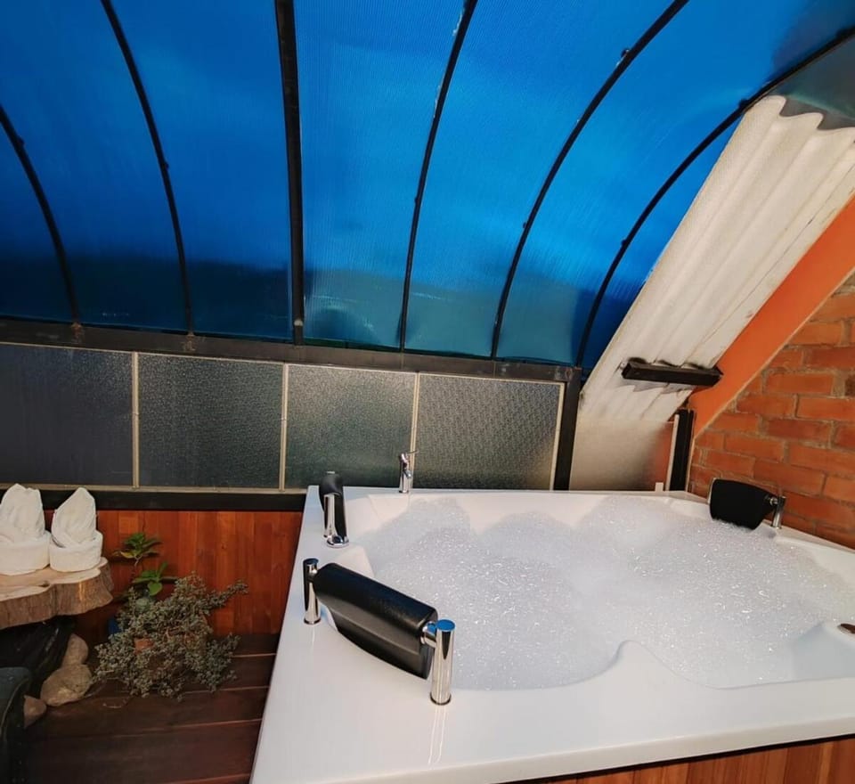 Hot Tub, Hot Tub