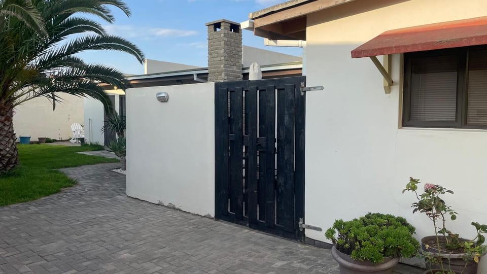 ATLANTIC GUESTHOUSE Swakopmund Bed and Breakfast in Namibia