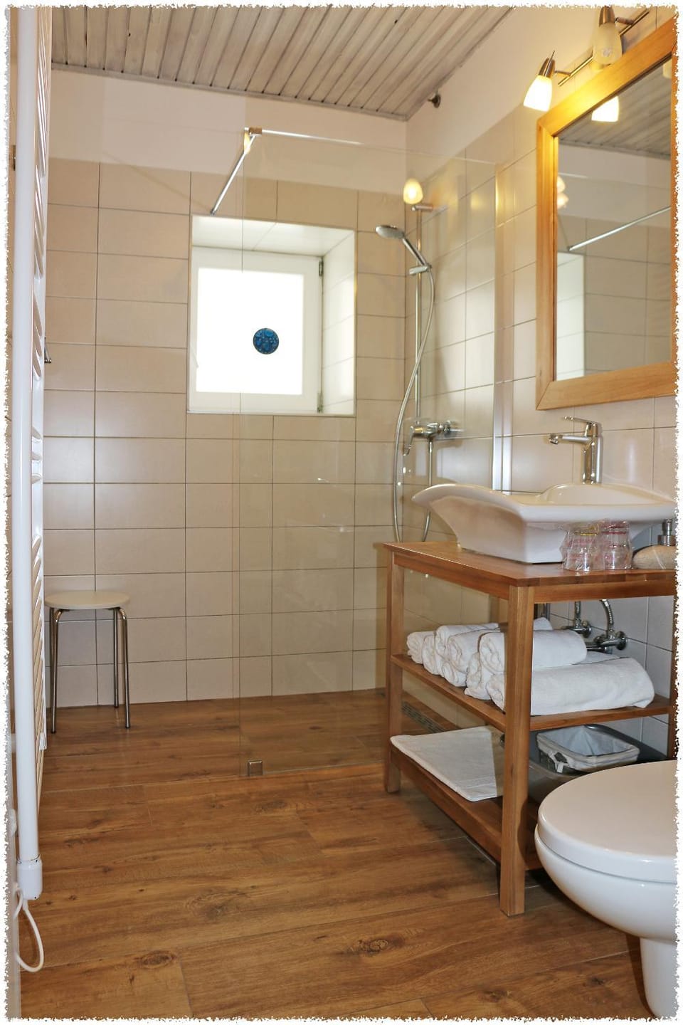 Shower, Toilet, Property building, Bathroom