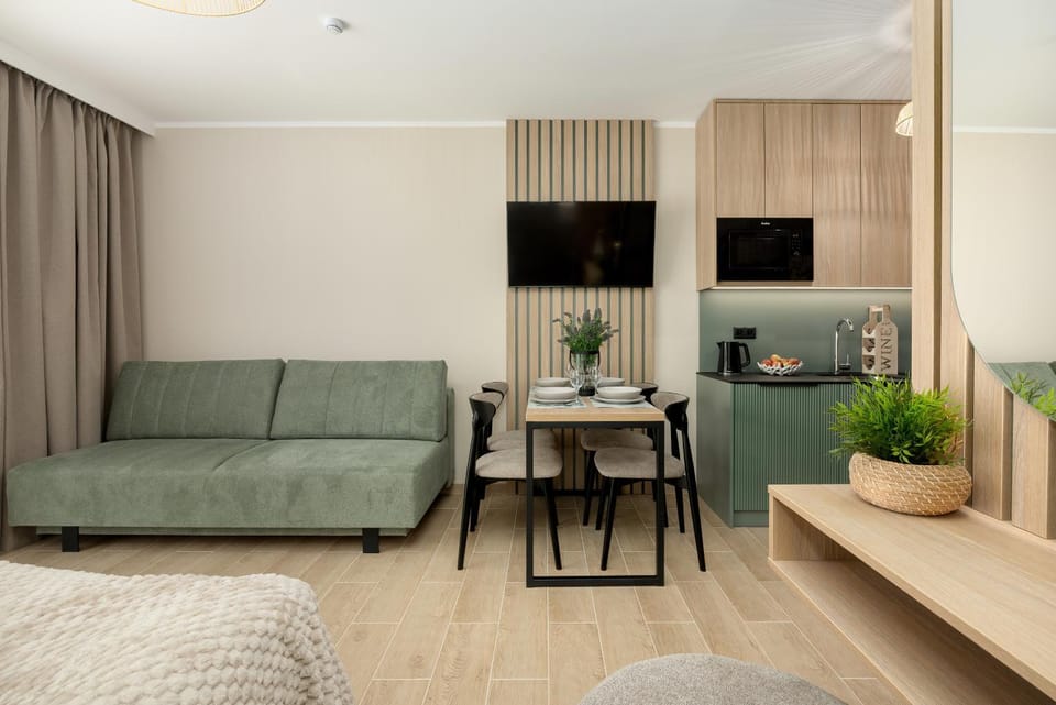 TV and multimedia, Kitchen or kitchenette, Seating area