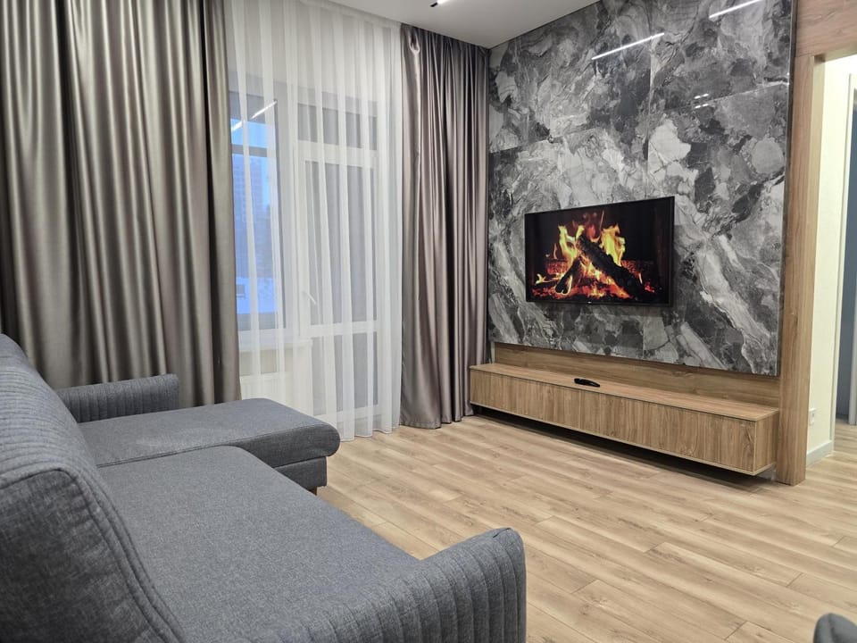 Communal lounge/ TV room, TV and multimedia, Living room, Seating area, Evening entertainment
