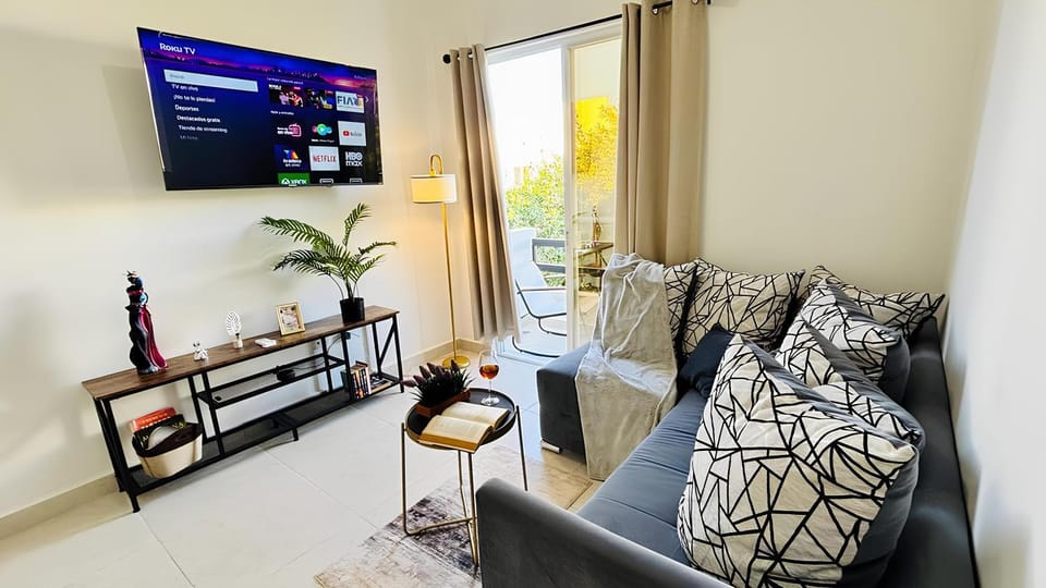 Communal lounge/ TV room, Off site, TV and multimedia, Living room, Seating area, internet, internet, pet friendly, pet friendly, air conditioner