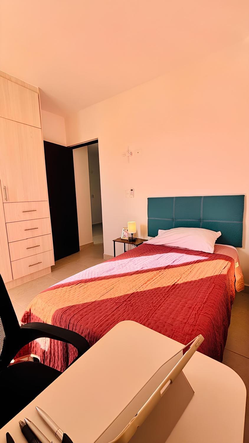 Bed, Photo of the whole room, Seating area, Bedroom, internet, wardrobe