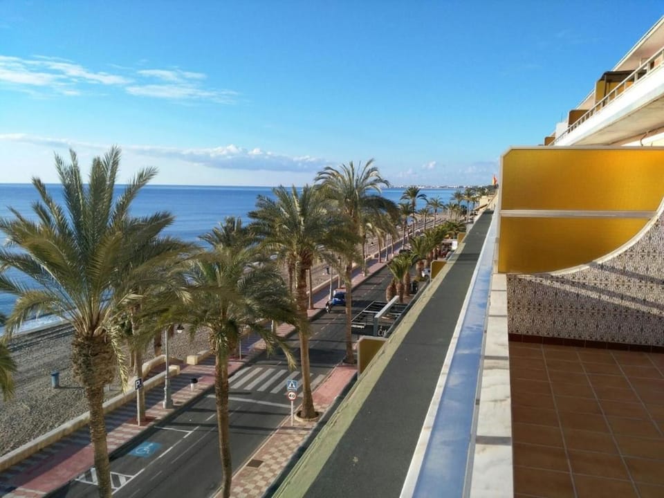 Apartamento Paseo Maritimo wifi Apartment in Aguadulce