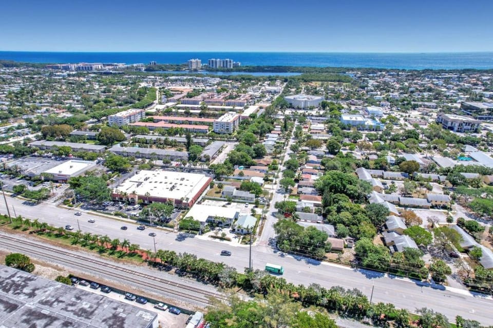 Prime Location & Comfort Boca Raton Gem WIFI Apartment in Boca Raton