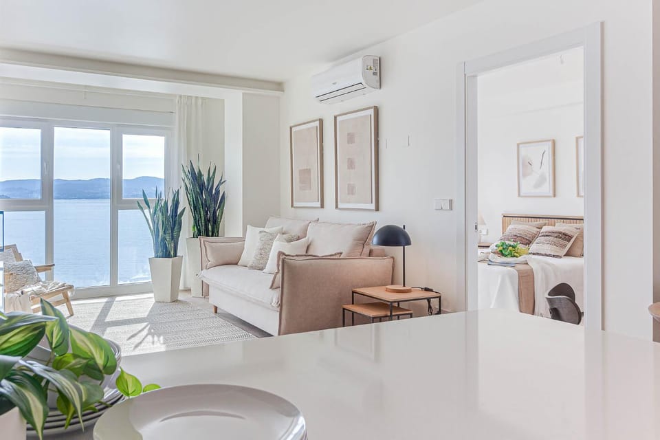 Natural landscape, Living room, Seating area, Dining area, air conditioner