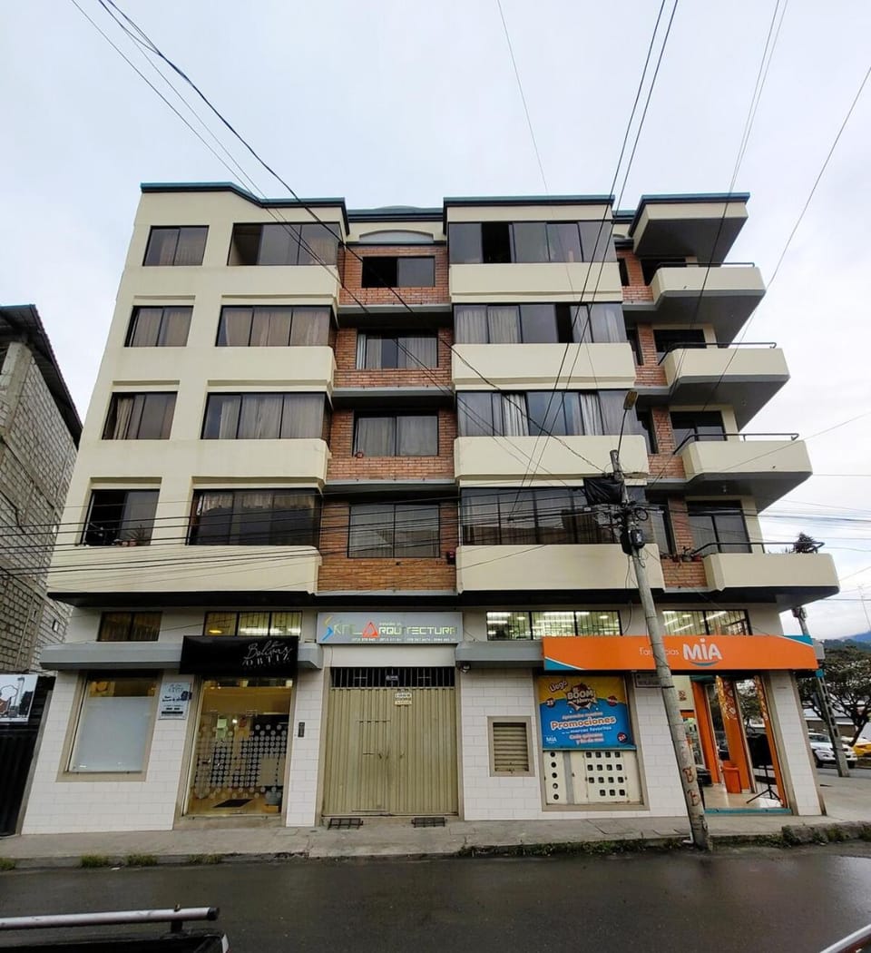 Executive Suite OF201 XL Apartment in Loja