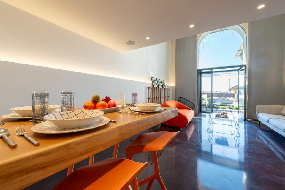 Living room, Dining area