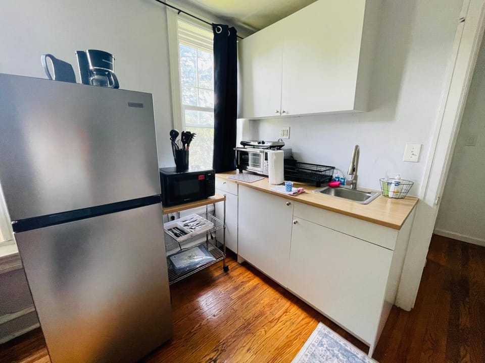 Cozy Montgomery Ave Studio Apartment in Cheltenham Township