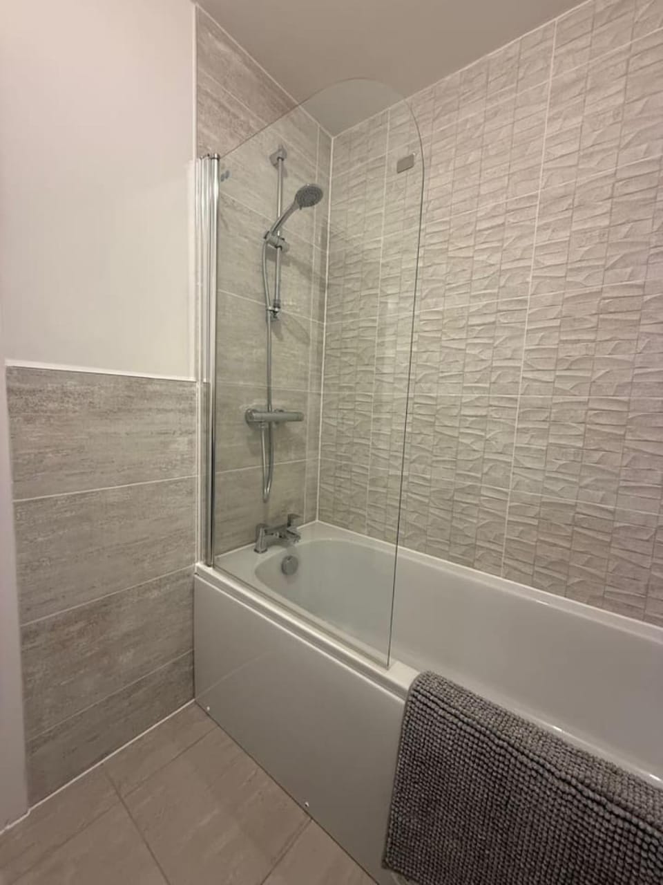 Comfortable Short stay and Long stay in Chester - Ideal for contractors House in Chester