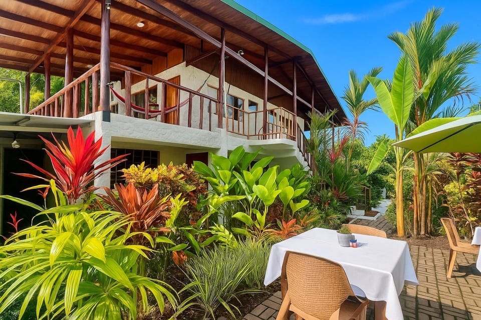 Mi Zaru Sea View Hotel Free Park Tour & Breakfast Bed and Breakfast in Quepos