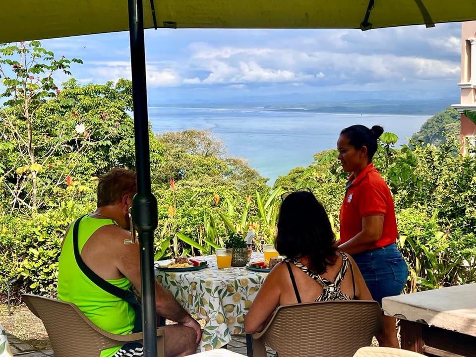 Mi Zaru Sea View Hotel Free Park Tour & Breakfast Bed and Breakfast in Quepos