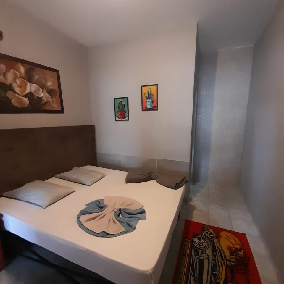 Bed, Photo of the whole room, Decorative detail, Bedroom