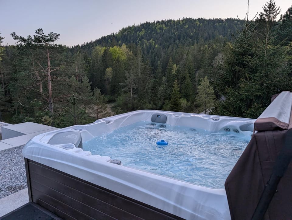 Day, Hot Tub, Pool view